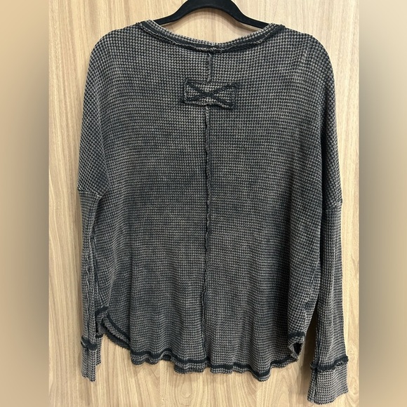 Zenana Washed Baby Waffle Reverse Seam Long Sleeve Tee ash black Small Medium - Picture 8 of 8
